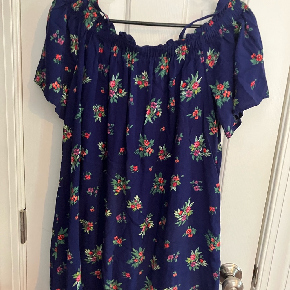 Payton & Parker Floral Off-Shoulder Dress. Size L. Rayon Material.